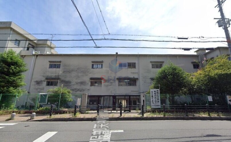 【ＧＬＵＣＫ　ＭＡＩＳＯＮ　Ｆ－ＴＯＹＯＮＡＫＡ　ＸＶの小学校】