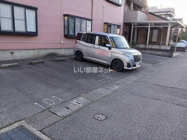 【コーポアンナの駐車場】