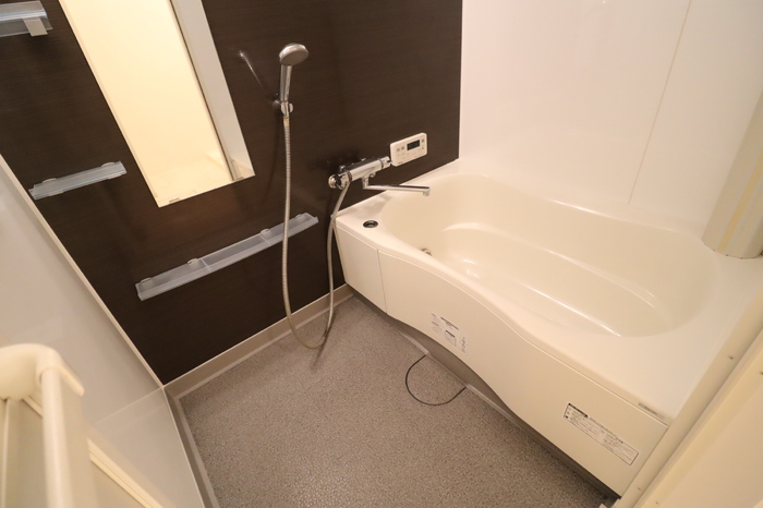 バス・シャワールーム　追焚機能付きバスルーム