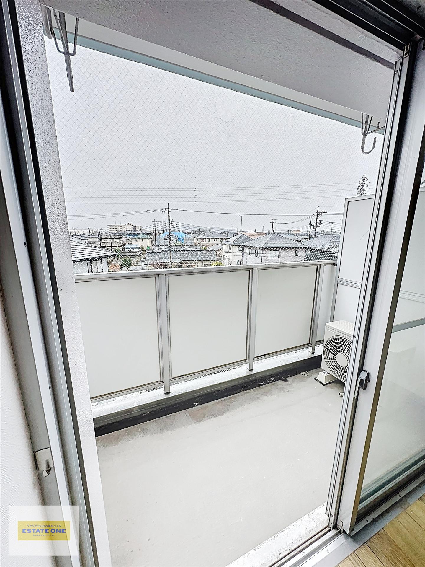 バルコニー　お布団も干せます☆