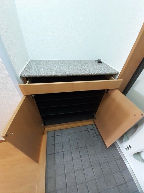 【高松市上福岡町のマンションの玄関】