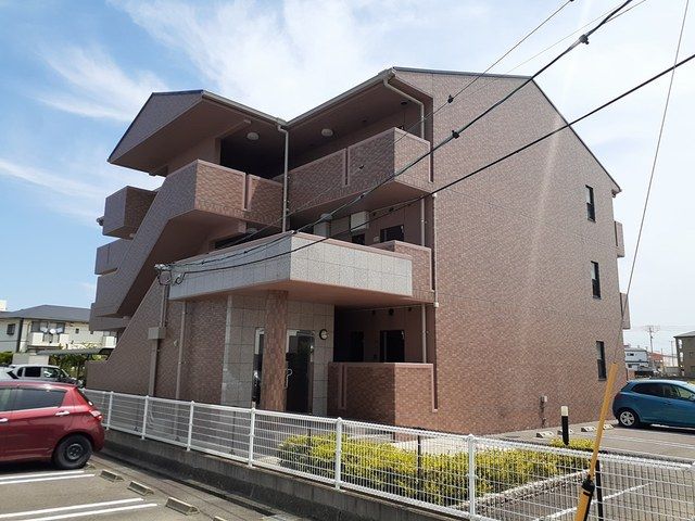 高松市上福岡町のマンションの建物外観