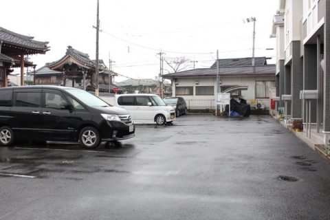 【栗東市小柿のアパートの駐車場】