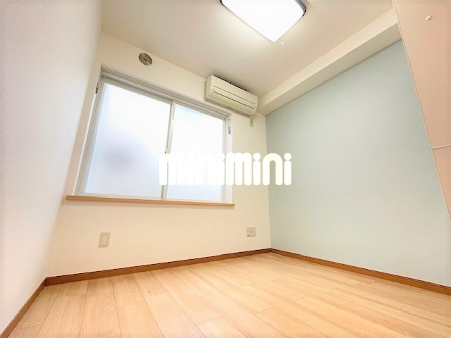 居室・リビング　日当たり良好のお部屋です