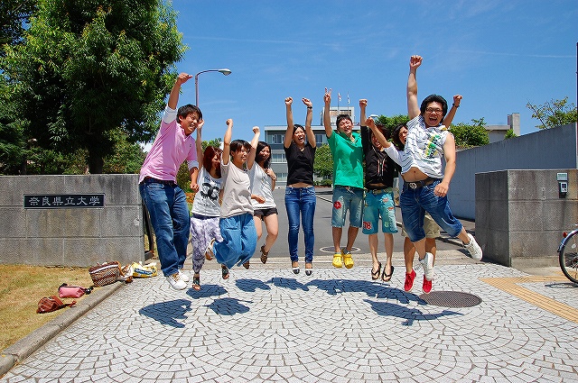 【奈良市四条大路南町のアパートの大学・短大】