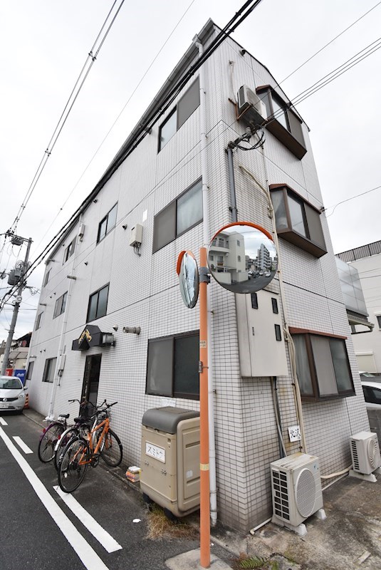 吹田市垂水町のマンションの建物外観