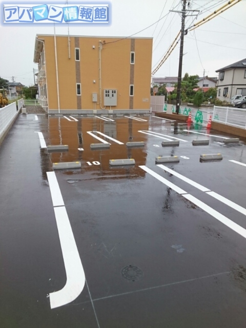 【新潟市南区白根古川のアパートの駐車場】