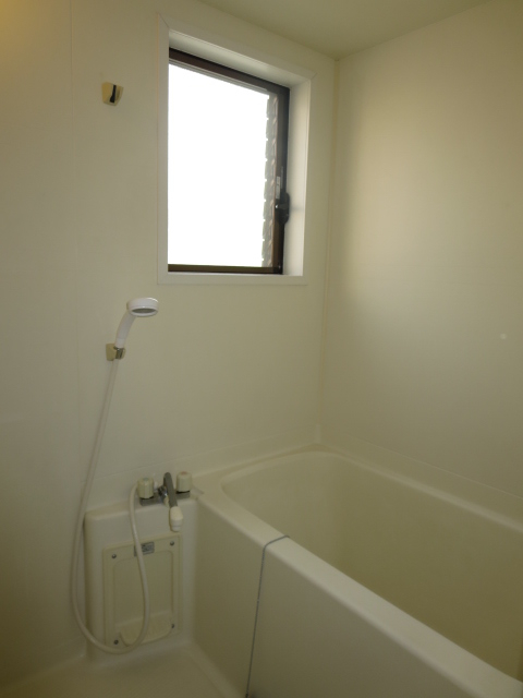 バス・シャワールーム　別部屋の写真のため現況を優先します