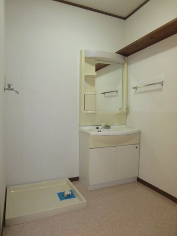 洗面設備　別部屋の写真のため現況を優先します