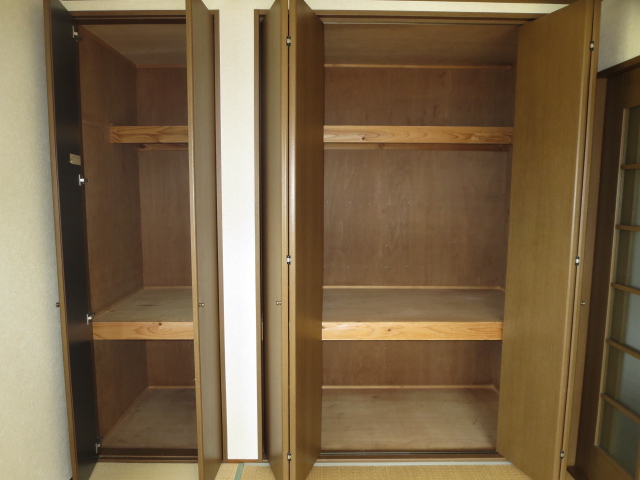 収納　別部屋の写真のため現況を優先します