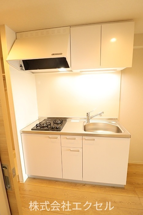 キッチン　コンロ付きのキッチンです。