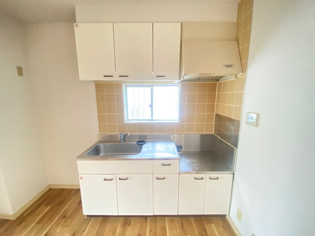 キッチン　他の号室の参考写真となります