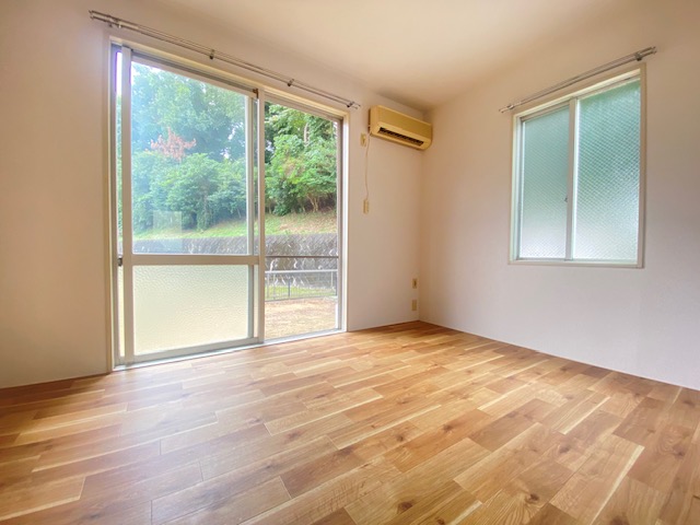 居室・リビング　他の号室の参考写真となります