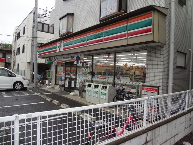 コンビニ　セブンイレブン（コンビニ）まで710m