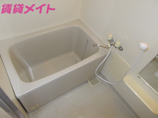 バス・シャワールーム　同タイプ部屋写真です。