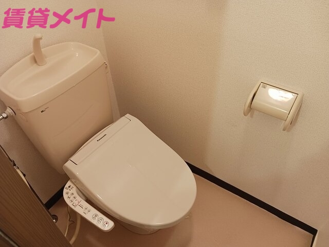 トイレ　同タイプ部屋写真です。