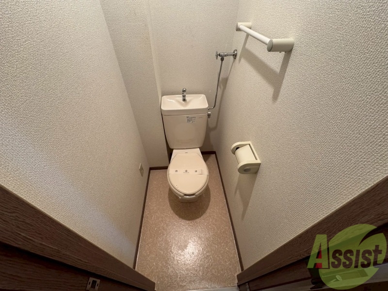 トイレ　こちらはトイレです。清潔感があり、安心して使用できます。