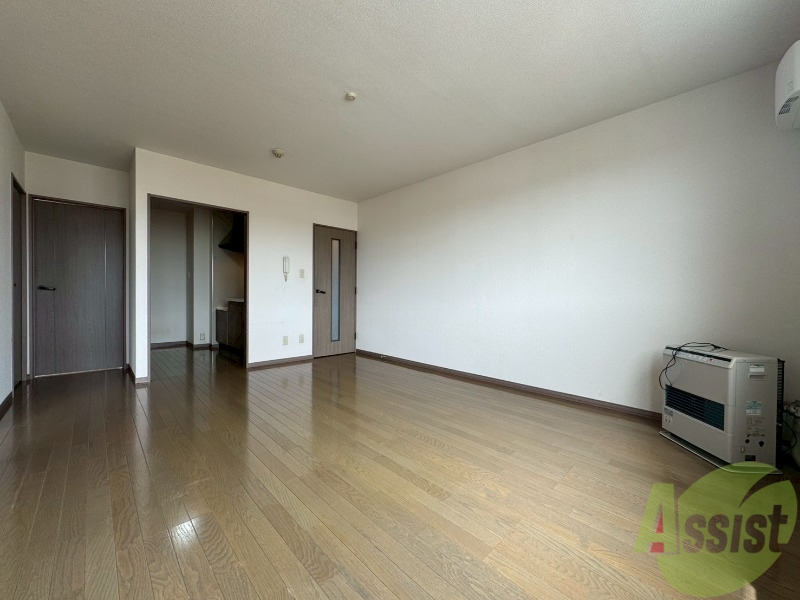 居室・リビング　広くてキレイなお部屋が広がっていて、充実した生活が送れそう。