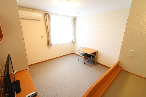 居室・リビング　大型家具家電付きにより初めての一人暮らしの方も安心！