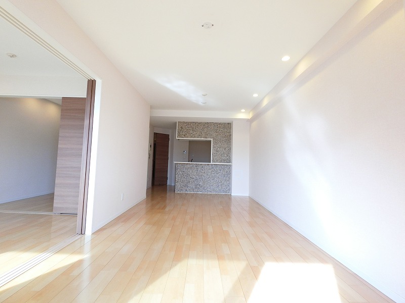 居室・リビング　室内は現況を優先します