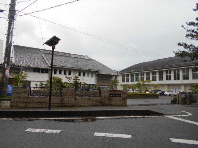 中学校　町立松洋中学校様（中学校）まで1500m