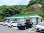 コンビニ　ファミリーマート長崎立岩店（コンビニ）まで560m