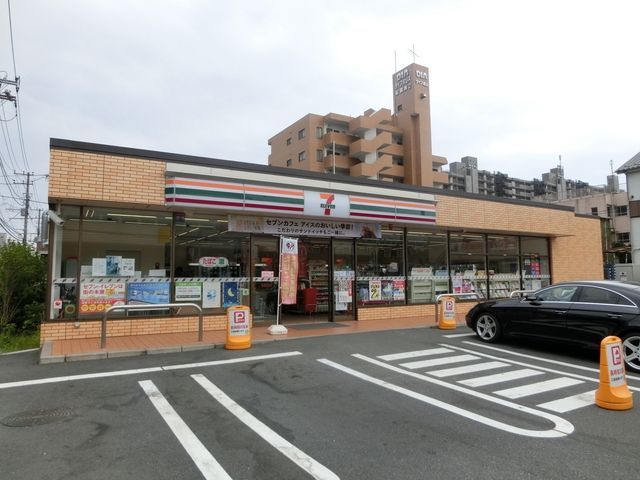 コンビニ　セブンイレブン船橋栄町店（コンビニ）まで554m