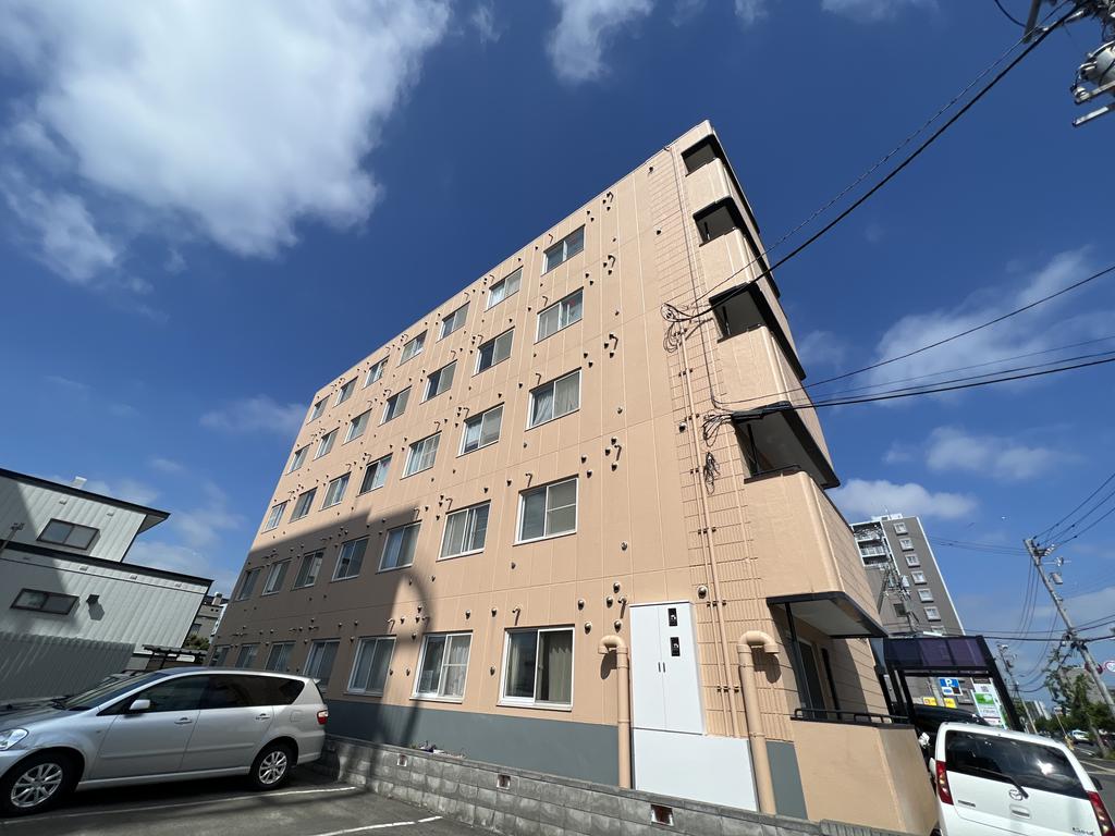 建物外観　☆地下鉄東西線発寒南駅まで徒歩5分！