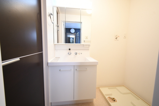 洗面設備　１０２・洗面所