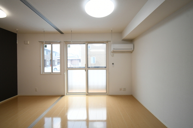 居室・リビング　１０２・ＬＤＫ