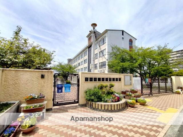 小学校　新田南小学校（小学校）まで685m