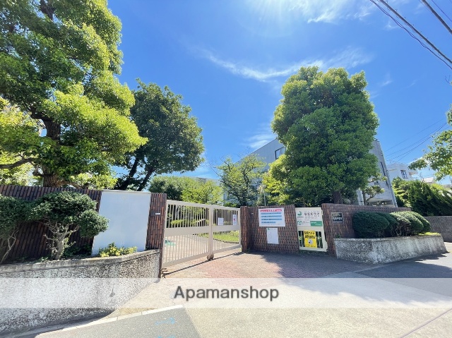 中学校　港南中学校（中学校）まで388m