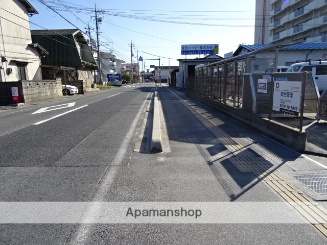 その他　前面道路（その他）まで0m
