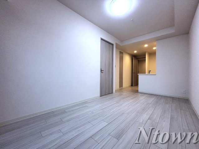 居室・リビング　こちらの居間で趣味の時間をお楽しみください