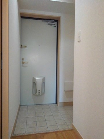 玄関　収納もある玄関です