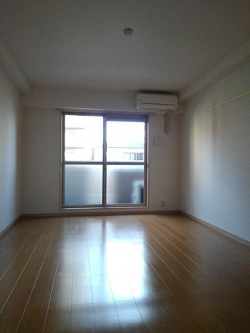 玄関　収納もある玄関です