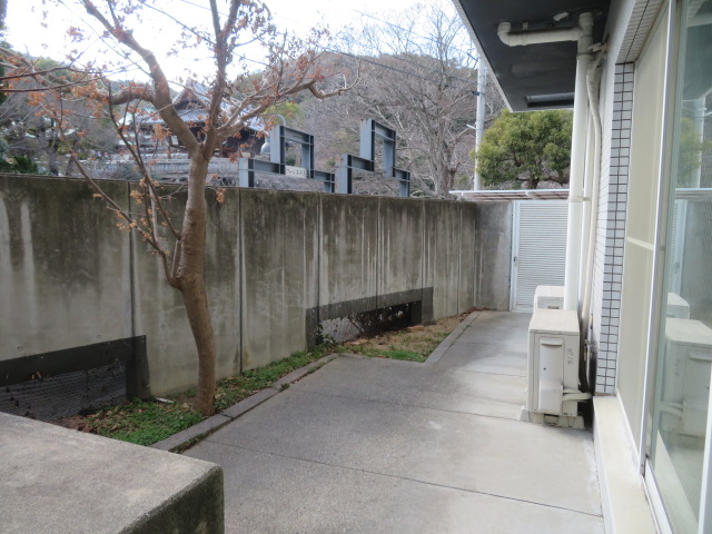 バルコニー　専用庭