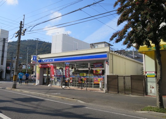 コンビニ　ローソン高松宮脇町店（コンビニ）まで194m