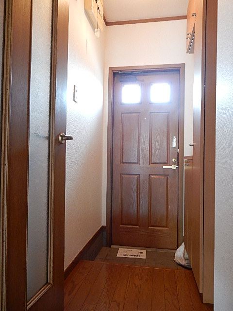 玄関　下駄箱、ポスト付きのお風呂です
