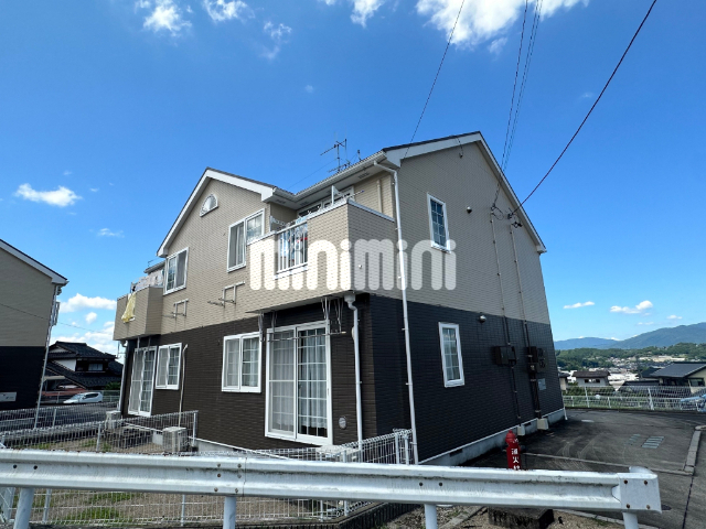 建物外観　明るくお洒落な外観です。
