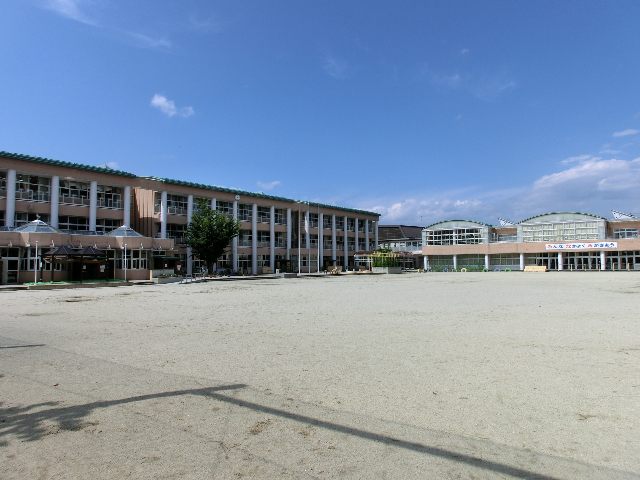 小学校　中津川市立南小学校（小学校）まで1020m