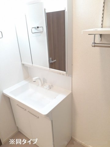 洗面設備　脱衣スペースもあります