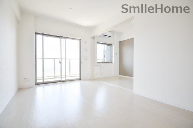 居室・リビング　エアコン付きのお部屋です