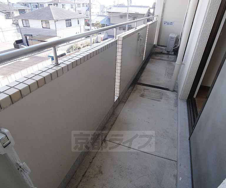 バルコニー　洗濯物がたっぷり干せますね。