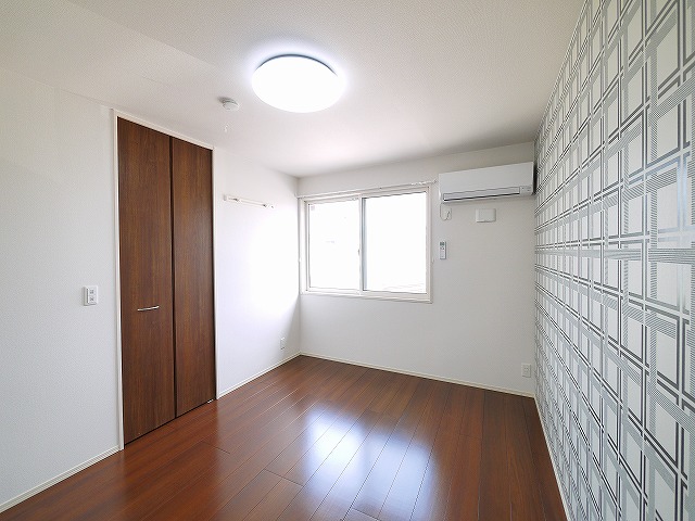 その他部屋・スペース　広くて明るい寝室