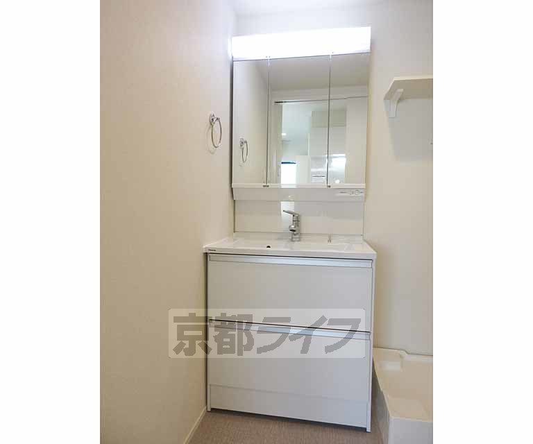 洗面設備　独立洗面台です・