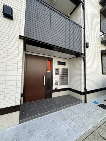 エントランス　同施工会社　別建物