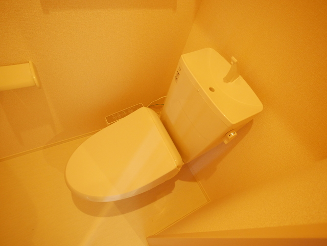 トイレ　★うれしい温水洗浄便座のトイレです★