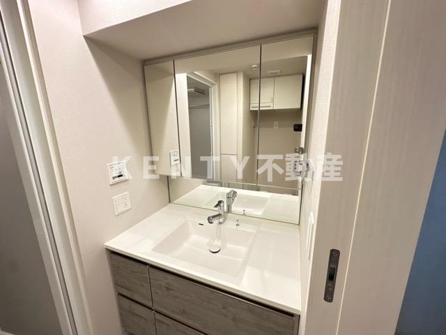 洗面設備　広い洗面スペース