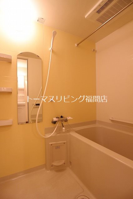 バス・シャワールーム　同施工会社のお写真です。(現況優先)